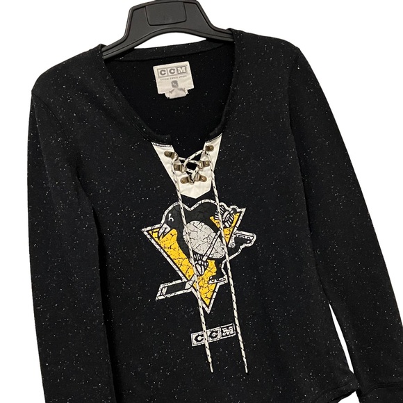 NHL CCM Pittsburgh Penguins Lace Up Logo Sweatshirt - Picture 4 of 5